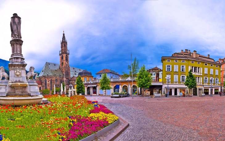 Bozen Hauptplatz Waltherplatz Panoramablick