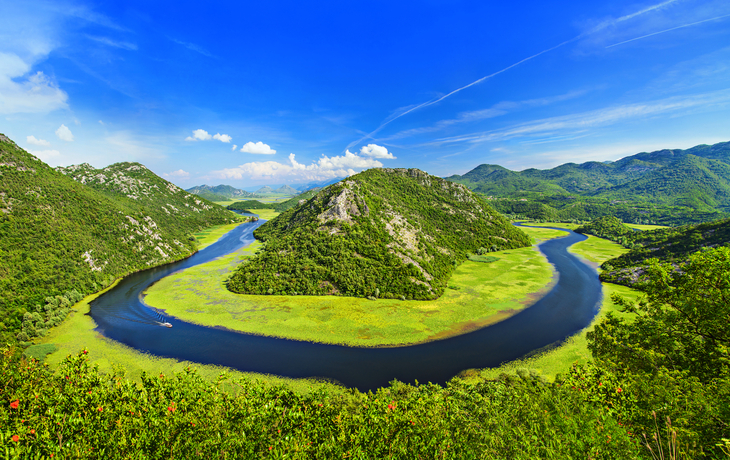 Schlucht des Flusses Rijeka Crnojevica in der Nähe der Küste des Skadar-Sees
