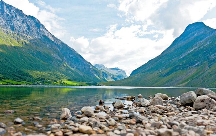 Norwegen Bergsee